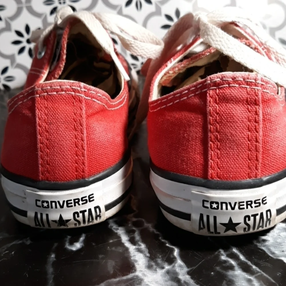 Converse All Star red low top sz 3